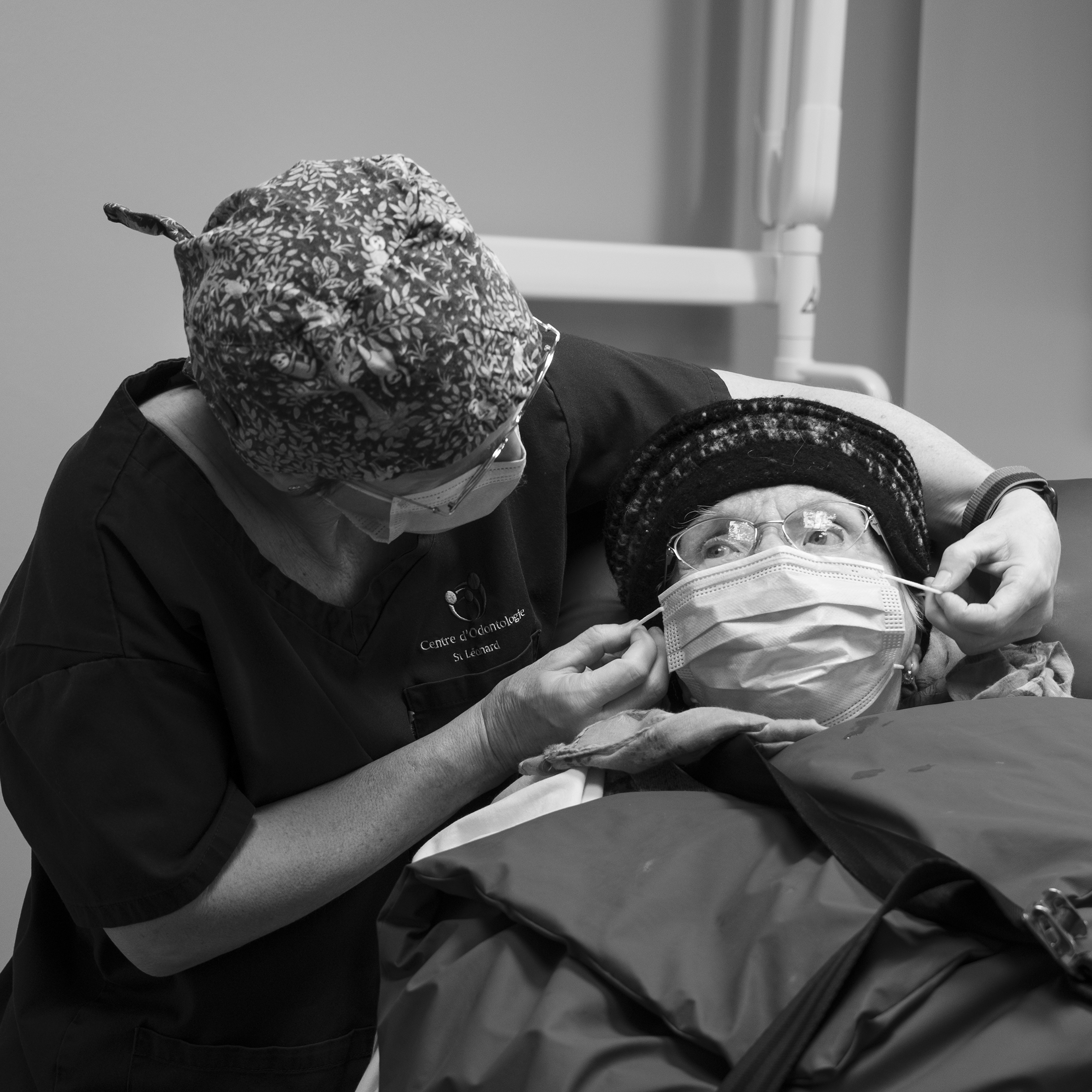 Image patient et professionnel du cabinet d'odontologie de la Clinique Saint-Léonard