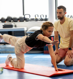 Un mois après chirurgie du dos : rééducation et reprise des activités – Antoine André, Kinésithérapeute au Centre medico sportif de l’Ouest de la Clinique Saint-Léonard – Angers